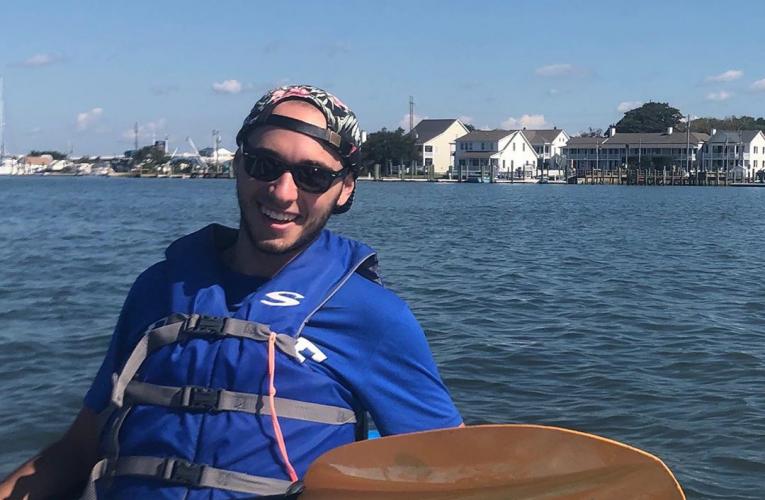 Ricky Romersi on kayak