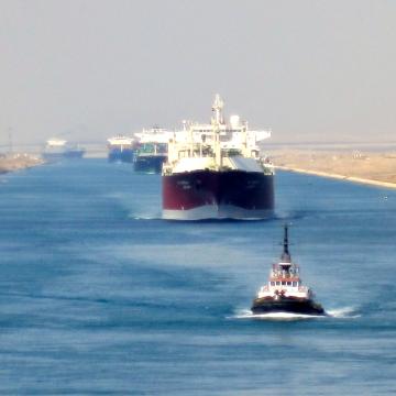 Shipping vessels on the Suez Canal | Credit: Fabio via Flickr